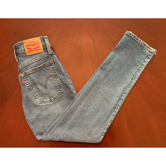 Levi’s Premium Denim Wedgie Straight Leg Button Fly Jeans Size 26 Waist - Picture 13 of 13